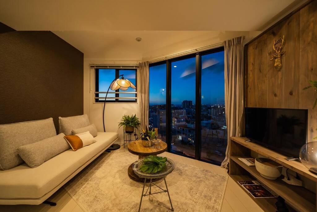 The Penthouse Ginowan Διαμέρισμα Urasoe Εξωτερικό φωτογραφία